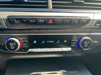 LINE_ALBUM_20251027_251209_12 AUDI Q7 2017 40 TFSI quattro Luxury 7Seats 2.0L