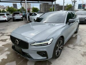 VOLVOL V60 2023 B4 2.0L