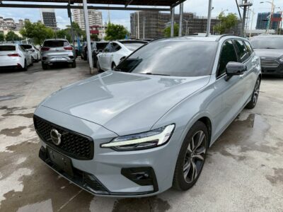 VOLVOL V60 2023 B4 2.0L