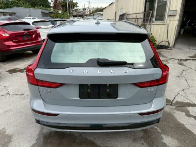 VOLVOL V60 2023 B4 2.0L