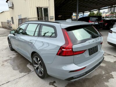 VOLVOL V60 2023 B4 2.0L