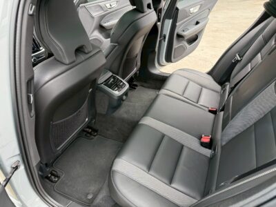 VOLVOL V60 2023 B4 2.0L