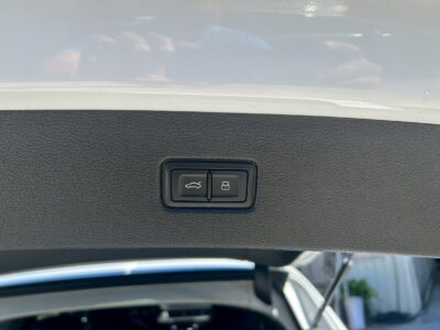 LINE_ALBUM_20251027_251209_8 AUDI Q7 2017 40 TFSI quattro Luxury 7Seats 2.0L