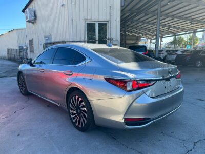 LEXUS ES200 2024  2.0L